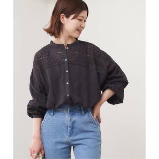 スピックアンドスパン(Spick & Span)のSpick and Span ブロイダーレースドルマンブラウス☆グレー新品   (シャツ/ブラウス(長袖/七分))