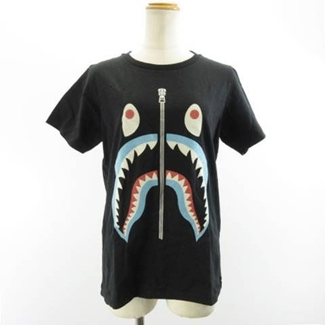 A BATHING APE(アベイシングエイプ)のアベイシングエイプ Tシャツ シャークプリント 半袖 コットン S 黒 ブラック メンズのトップス(Tシャツ/カットソー(七分/長袖))の商品写真