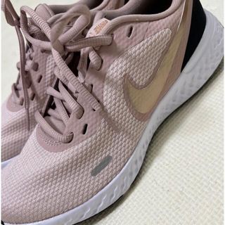 ナイキ(NIKE)のNIKE 23.5 ランニングシューズ(スニーカー)