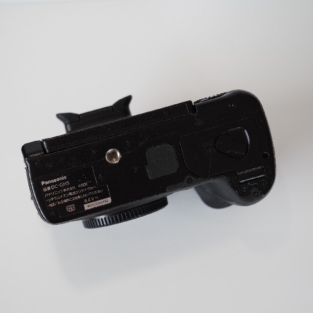 Panasonic(パナソニック)のPanasonic DC−GH5 DC-GH5-K スマホ/家電/カメラのカメラ(ミラーレス一眼)の商品写真