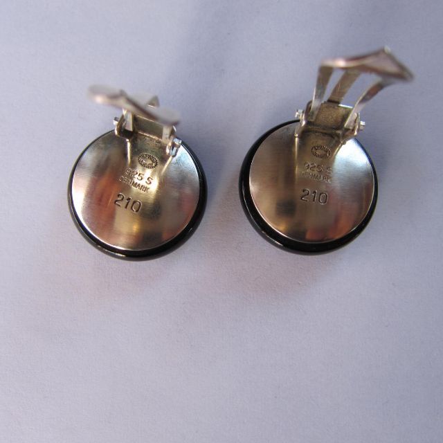 Georg Jensen(ジョージジェンセン)の【未使用】ジョージ・ジェンセン　オニキス・モダンクリップ 　＃210 レディースのアクセサリー(イヤリング)の商品写真