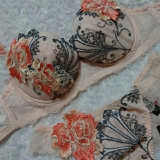 ワコール(Wacoal)のりこ♡様専用 33 サルート D70とMショーツ(セット/コーデ)