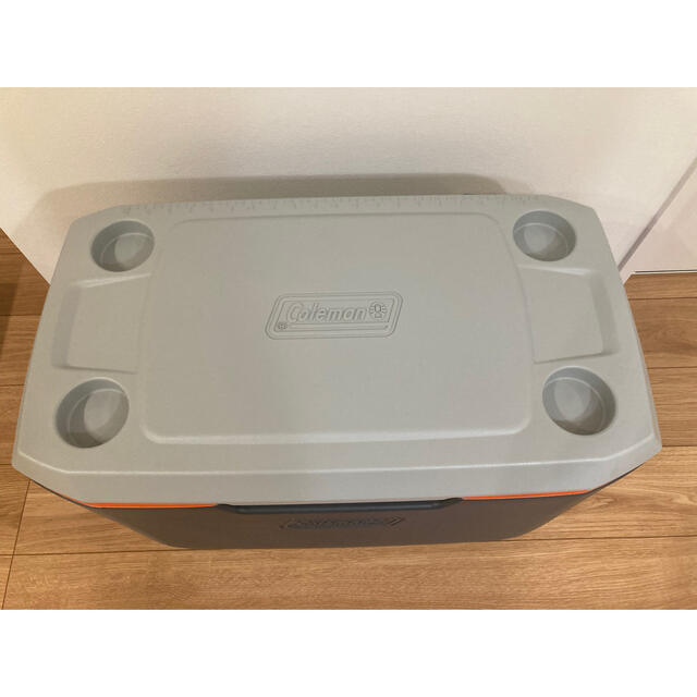 Coleman(コールマン)のコールマン　クーラーボックス70QTエクストリームクーラーGREY/ORANGE スポーツ/アウトドアのアウトドア(その他)の商品写真