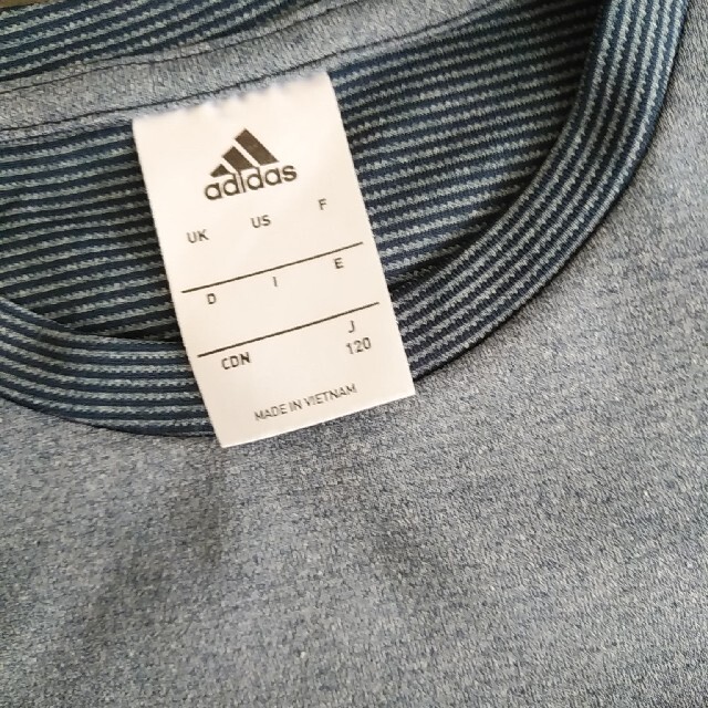 adidas(アディダス)のadidas 半袖Tシャツ キッズ/ベビー/マタニティのキッズ服女の子用(90cm~)(Tシャツ/カットソー)の商品写真