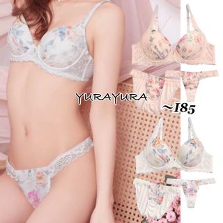 彩りフラワープリントブラジャー＆2ショーツ、新品未使用タグ付き(ブラ&ショーツセット)