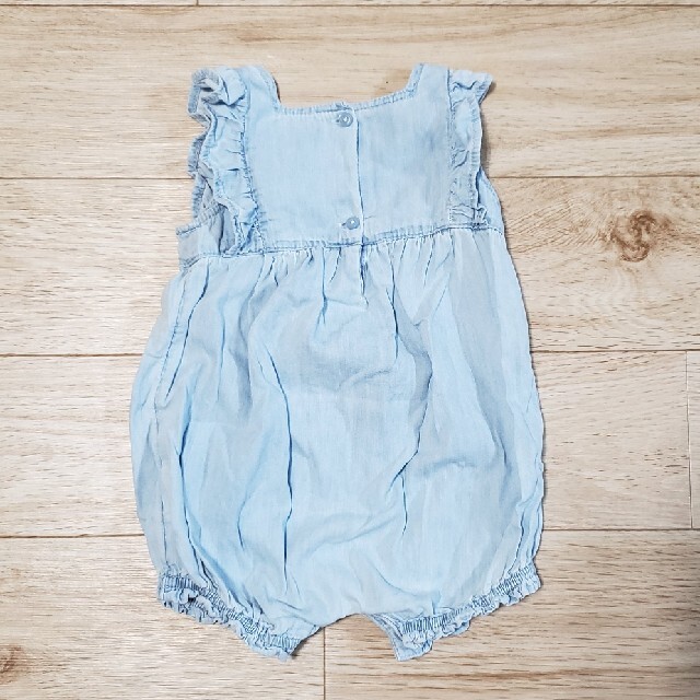 babyGAP(ベビーギャップ)の6-12m　デニム ロンパース  baby GAP DENIM ベビー キッズ/ベビー/マタニティのベビー服(~85cm)(ロンパース)の商品写真