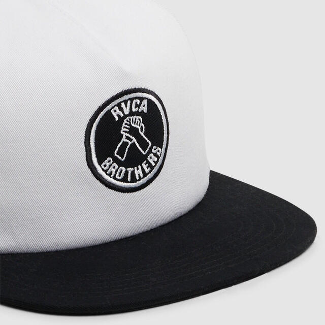 RVCA(ルーカ)の日本未発売アイテム【RVCA】ルーカ　ロゴキャップ 白/黒 メンズの帽子(キャップ)の商品写真