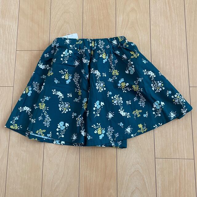 BEBE Noeil(ベベノイユ)のBeBe Noeil新品タグ付き 花柄ショートパンツ 100㎝ キッズ/ベビー/マタニティのキッズ服女の子用(90cm~)(パンツ/スパッツ)の商品写真