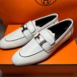 ブラックで↨ Hermes - エルメス モカシンパリ 白 ローファー37の通販