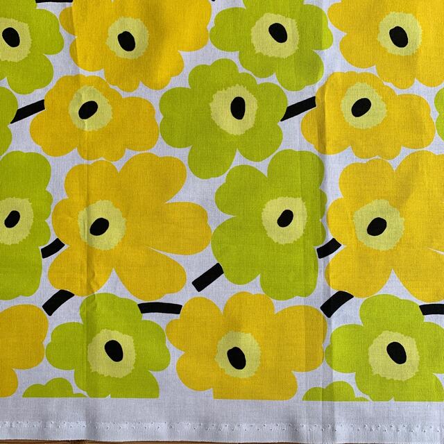 marimekko(マリメッコ)のmarimekko マリメッコ ミニウニッコ生地　イエローライム　72×52 ハンドメイドの素材/材料(生地/糸)の商品写真