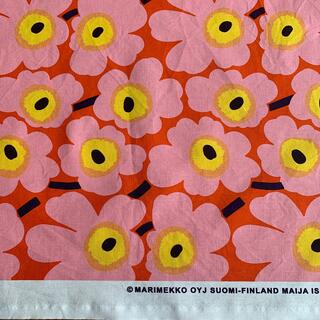 マリメッコ(marimekko)のmarimekko マリメッコ ミニウニッコ　ピンク　オレンジ　71×52(生地/糸)
