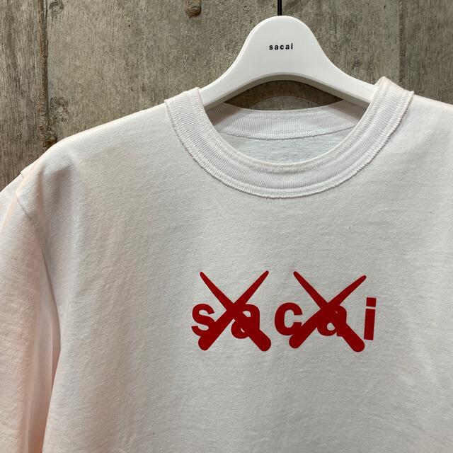 【新品】【入手困難】Sacai × Kaws コラボ Tシャツ