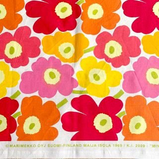 マリメッコ(marimekko)のmarimekko マリメッコ ミニウニッコ生地　マルチカラー70×50(生地/糸)