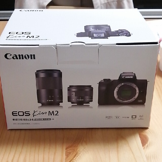 Canon(キヤノン)のEOS Kiss M2 ダブルズームキット スマホ/家電/カメラのカメラ(ミラーレス一眼)の商品写真