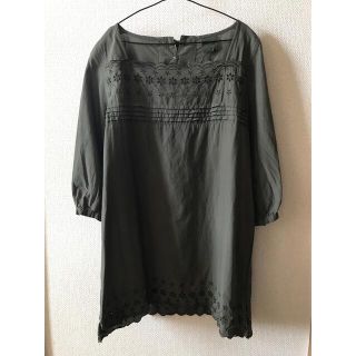 サンバレー(SUNVALLEY)の美品　sunvalley サンバレー　製品染めスカラップレース七分袖チュニック(チュニック)