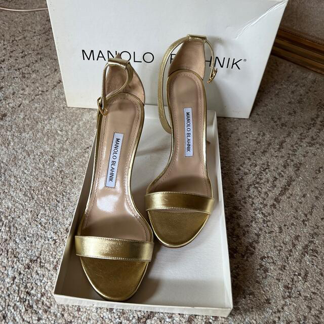 MANOLO BLAHNIK(マノロブラニク)のMANOLO BLAHNIK レディースの靴/シューズ(サンダル)の商品写真