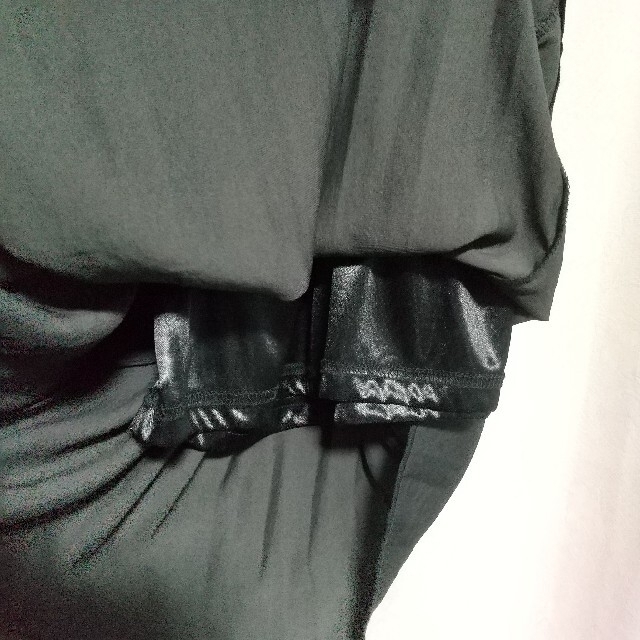 タグ付　サテンプリーツスカーチョ　パンツ　スカート　ブラック　L　ウエストゴム レディースのスカート(ロングスカート)の商品写真