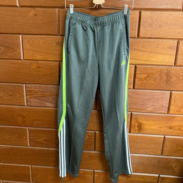 adidas(アディダス)のadidasのジャージパンツ メンズのトップス(ジャージ)の商品写真