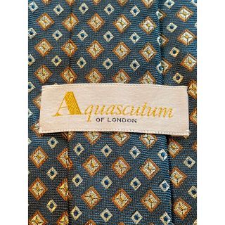 アクアスキュータム(AQUA SCUTUM)の【Aquascutum】美品　ネクタイ　鮮やかなドット柄(ネクタイ)