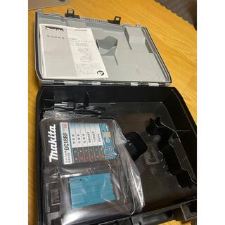 マキタ(Makita)のマキタ　インパクトドライバー18vパープルのケースと充電器(工具)