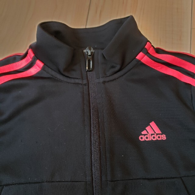 adidas(アディダス)のミスバニ-様専用 美品 adidas ジャージ 上のみ キッズ/ベビー/マタニティのキッズ服男の子用(90cm~)(ジャケット/上着)の商品写真