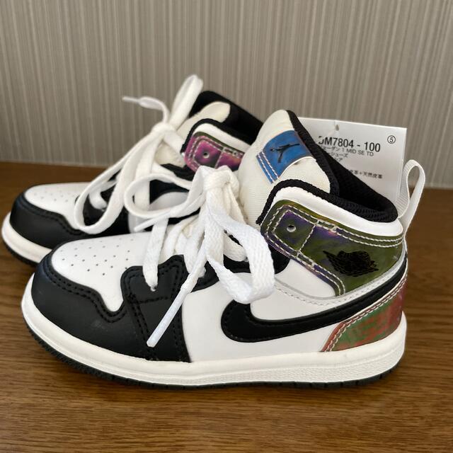 JORDAN 1MID SE  ベビー　キッズ 2