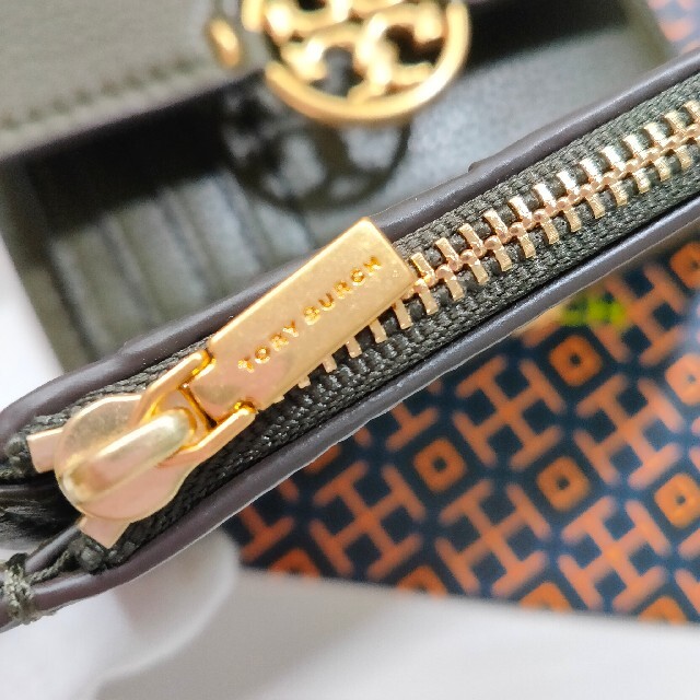 Tory Burch(トリーバーチ)の【専用出品】トリーバーチ ミラー フラップ ウォレット 折財布 グリーン レディースのファッション小物(財布)の商品写真