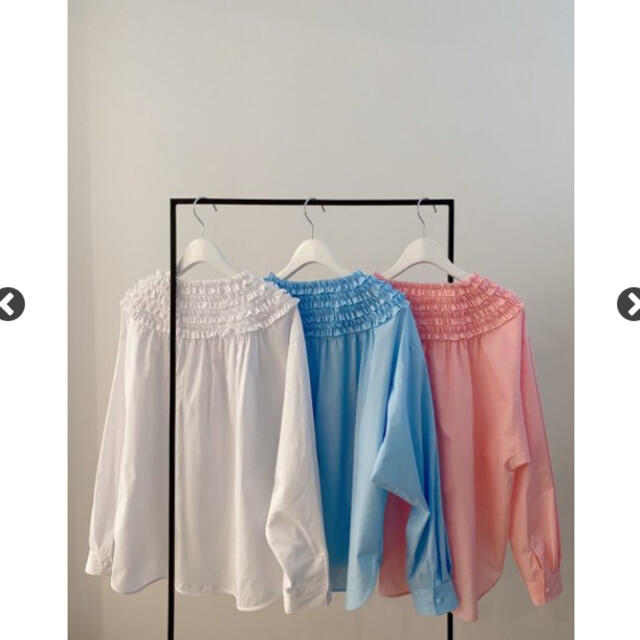 Drawer(ドゥロワー)のmini frill blouse ミニフリルブラウス　ブルー レディースのトップス(シャツ/ブラウス(長袖/七分))の商品写真