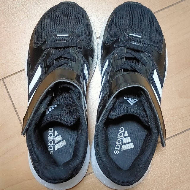 adidas(アディダス)の★最終出品★アディダス adidas ジュニア 靴  19センチ キッズ/ベビー/マタニティのキッズ靴/シューズ(15cm~)(スニーカー)の商品写真