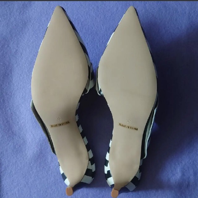 GRACE CONTINENTAL(グレースコンチネンタル)の新品 GRACE CONTINENTAL ストライプレザーミュール 38 黒×白 レディースの靴/シューズ(ミュール)の商品写真