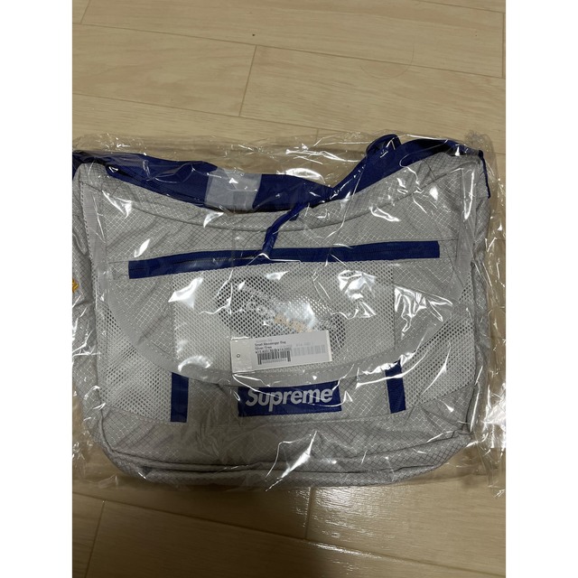 Supreme(シュプリーム)のsupreme small massenger bag シュプリーム  メンズのバッグ(メッセンジャーバッグ)の商品写真