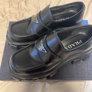 プラダ(PRADA)のモノリス　ブラッシュドレザーローファー(ドレス/ビジネス)