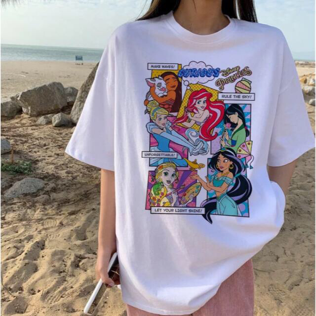 【新品】ディズニープリンセスTシャツ　BK レディースのトップス(Tシャツ(半袖/袖なし))の商品写真