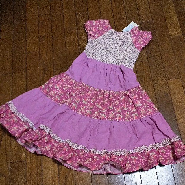 LAURA ASHLEY(ローラアシュレイ)の【新品】サマーワンピース★8歳★128cm キッズ/ベビー/マタニティのキッズ服女の子用(90cm~)(ワンピース)の商品写真