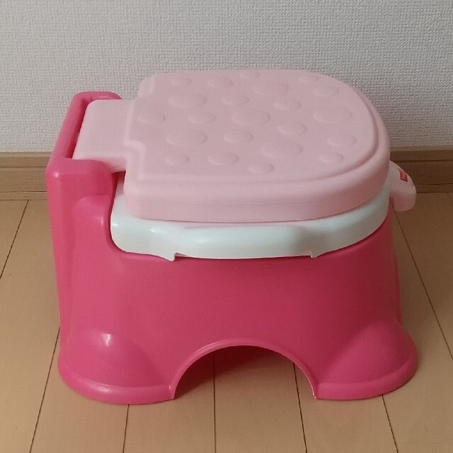 Fisher-Price(フィッシャープライス)のmama様専用 フィッシャープライス 音の鳴るおまる 補助便座 トイトレ キッズ/ベビー/マタニティのおむつ/トイレ用品(ベビーおまる)の商品写真