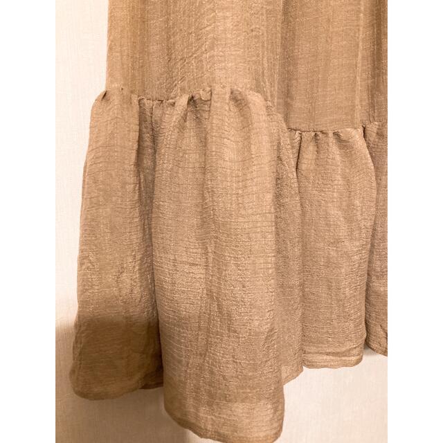 merlot(メルロー)の新品　メルロー  裾 ティアードスカート　ベージュ レディースのスカート(ロングスカート)の商品写真