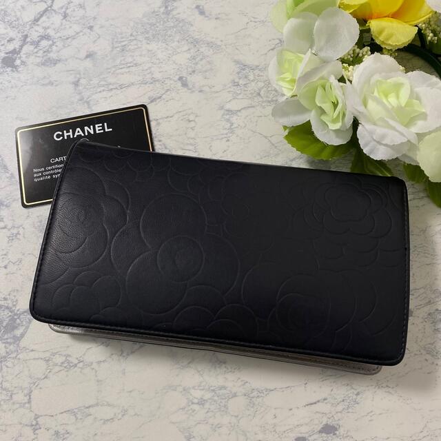 CHANEL(シャネル)のmaru maru様専用　極美品！シャネル　カメリア　二つ折り　 レディースのファッション小物(財布)の商品写真