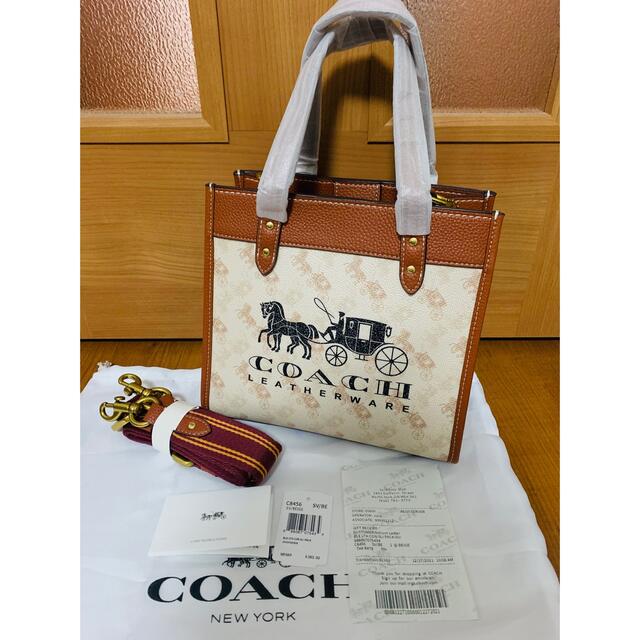 新品✴︎COACH フィールドトート22 ホースアンドキャリッジ