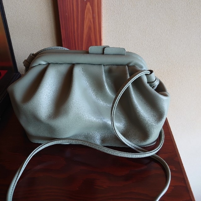 しまむら(シマムラ)の新品 未使用 しまむら プチプラのあや PAガマグチSLD 濃緑 グリーン レディースのバッグ(ショルダーバッグ)の商品写真