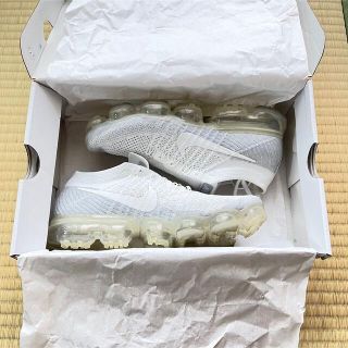 ナイキ(NIKE)のNIKE iD AIR VAPORMAX FLYKNIT 白 25cm 送料込み(スニーカー)