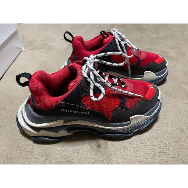 Balenciaga(バレンシアガ)のBALENCIAGA triple s BLACK/RED メンズの靴/シューズ(スニーカー)の商品写真