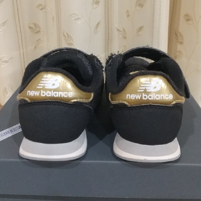 New Balance(ニューバランス)のナミさん専用new balanceキッズ用靴 キッズ/ベビー/マタニティのキッズ靴/シューズ(15cm~)(スニーカー)の商品写真