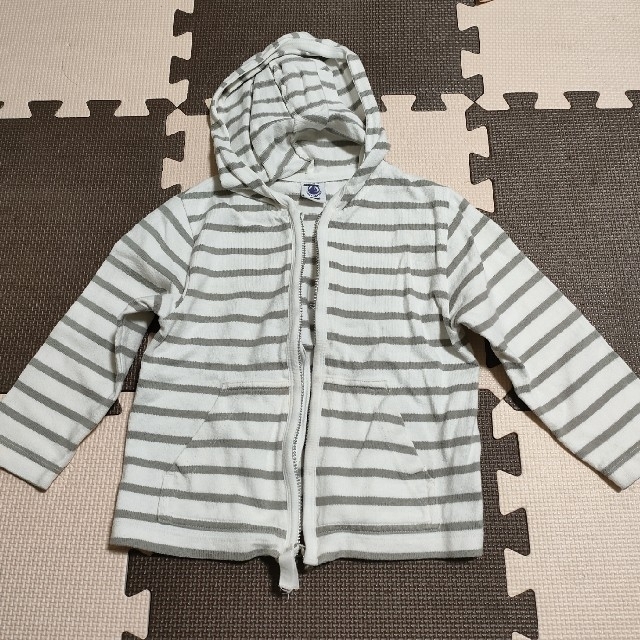 PETIT BATEAU(プチバトー)のプチバトー　パーカー キッズ/ベビー/マタニティのキッズ服男の子用(90cm~)(ジャケット/上着)の商品写真