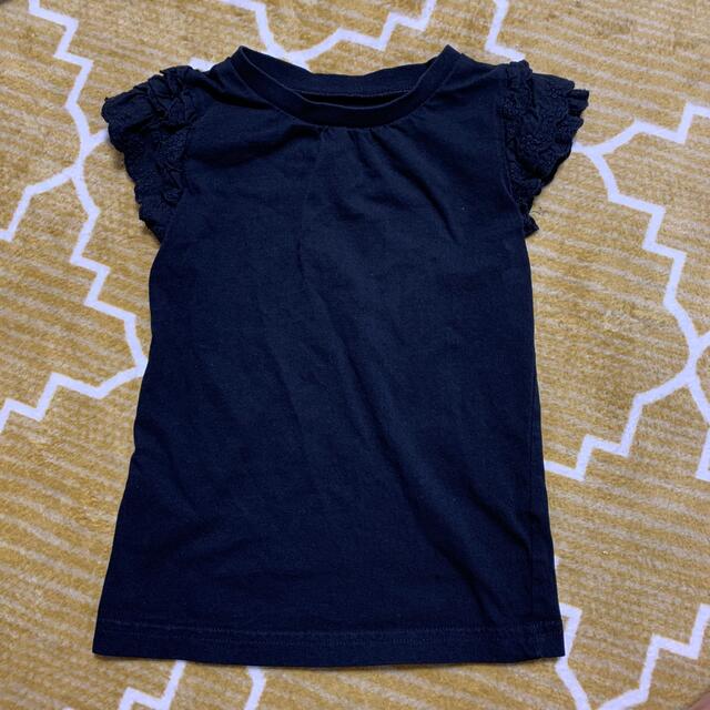西松屋(ニシマツヤ)の黒　フリル袖Tシャツ　１１０ キッズ/ベビー/マタニティのキッズ服女の子用(90cm~)(Tシャツ/カットソー)の商品写真