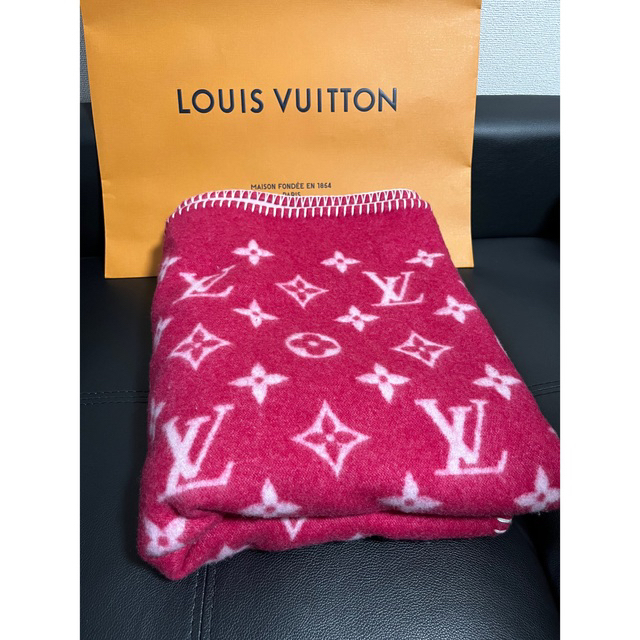 LOUIS VUITTON - GW値下げ Louis Vuitton ルイヴィトン　ブランケット　赤ピンク色