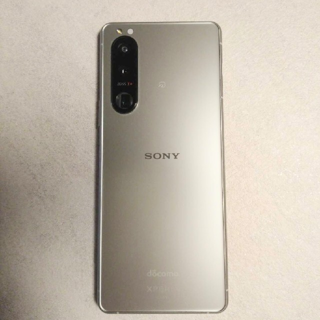 Xperia(エクスペリア)のSONY Xperia 5 III SO-53B フロストシルバー　ドコモ スマホ/家電/カメラのスマートフォン/携帯電話(スマートフォン本体)の商品写真