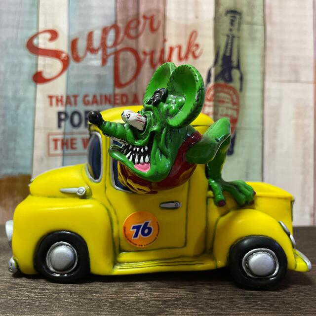 【廃盤商品/レア】レジン製 RATFINK ラットフィンク 車形フィギュア 灰皿 エンタメ/ホビーのフィギュア(アメコミ)の商品写真