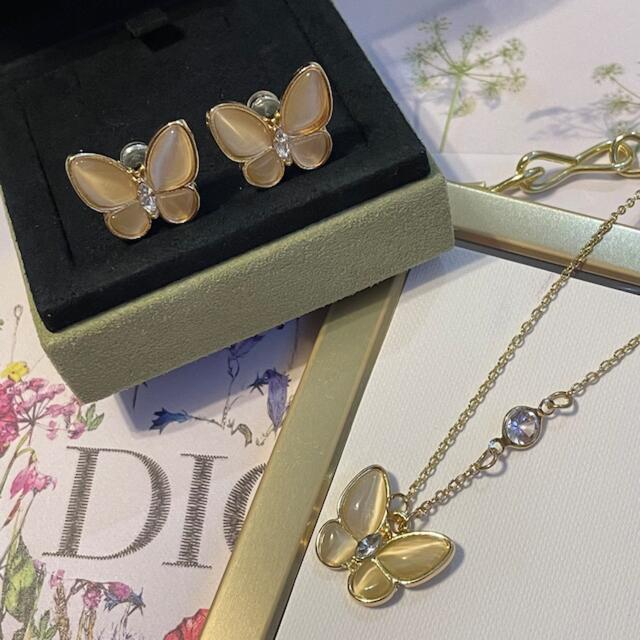 生産完了商品 バタフライネックレス&ピアス gold 新品 | michaelwolff
