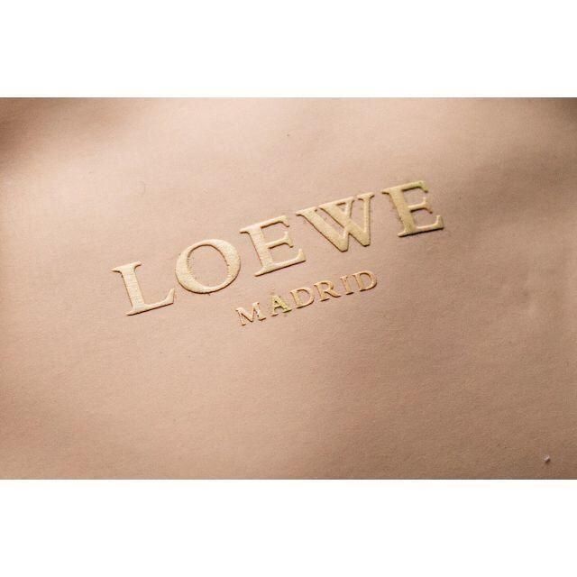 LOEWE(ロエベ)のlwp33 新品未使用本物 LOEWE  ロエベ　ノベルティポーチ レディースのファッション小物(コインケース)の商品写真