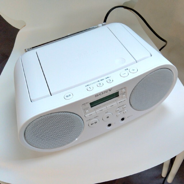 SONY(ソニー)のソニー CDラジオ ZS-S40 ホワイト　美品 スマホ/家電/カメラのオーディオ機器(ラジオ)の商品写真